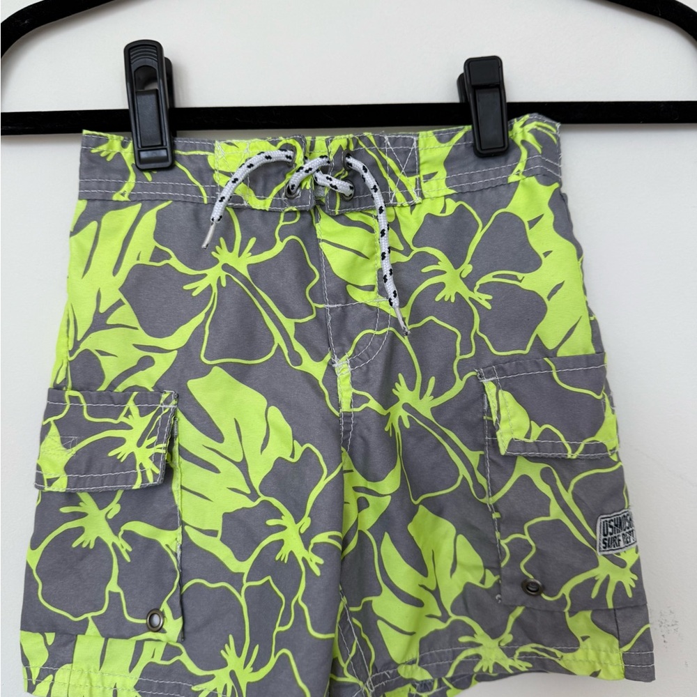 OshKosh B'gosh Gray and Green Cargo Shorts Tropical Print